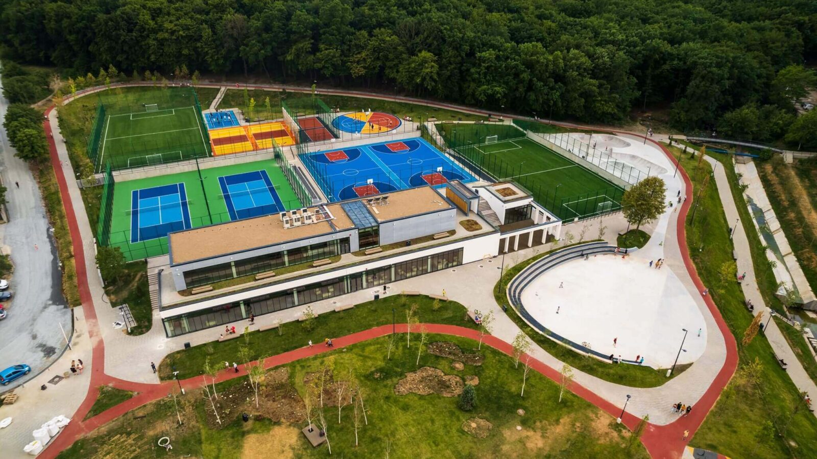 Baza sportivă La Terenuri