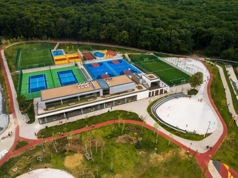 Baza sportivă La Terenuri