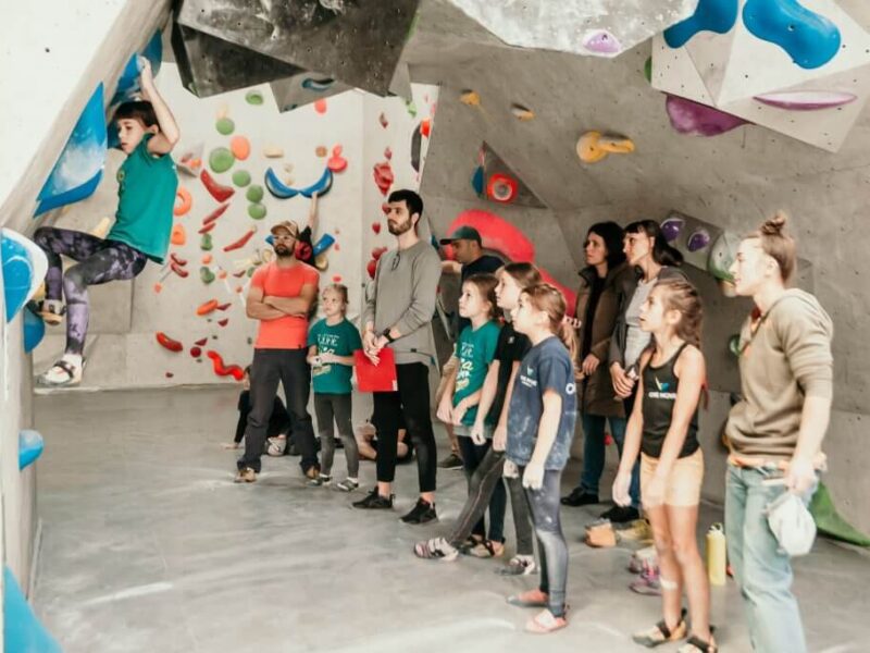 Cursuri de escaladă pentru copii la Gravity – sală de escaladă