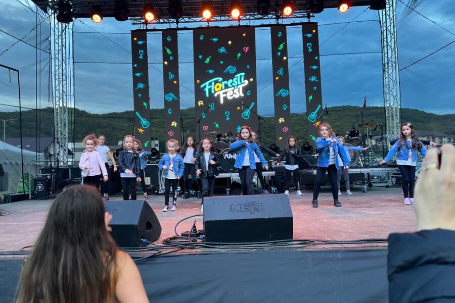 Cursuri de dans și balet pentru copii la Crystal Dance