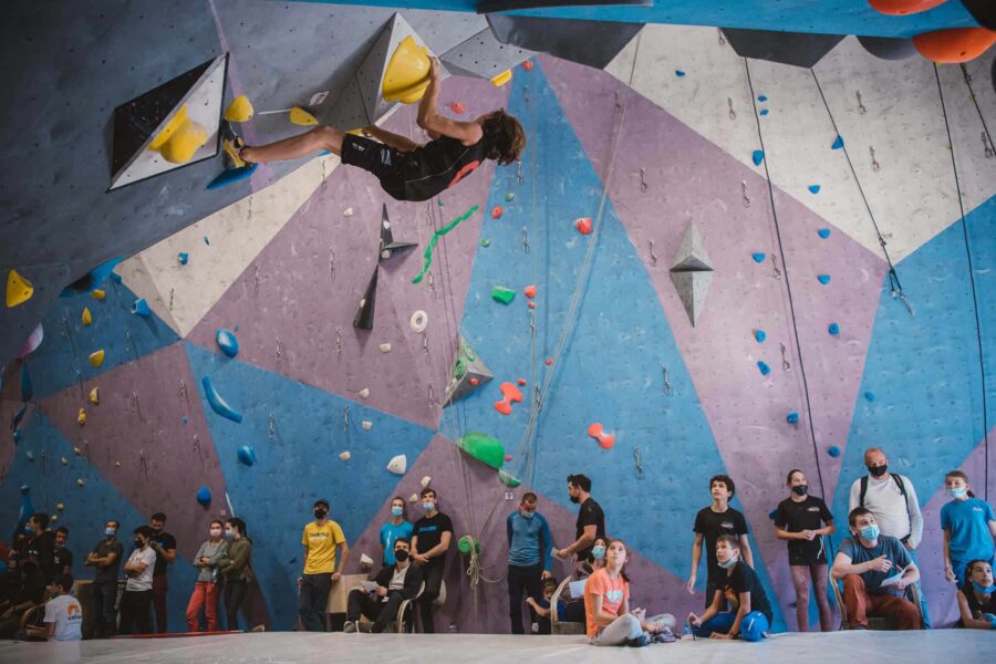 Cursuri de escaladă pentru copii la SKAI Urban Crag