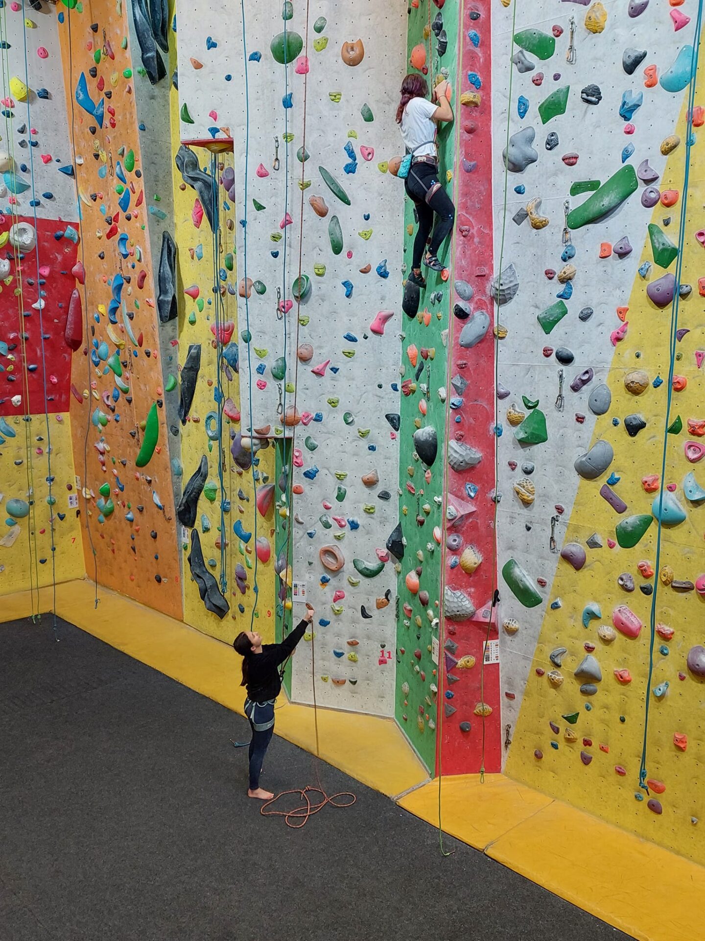 Cursuri de escaladă pentru copii la Carpatic Climbing Gym