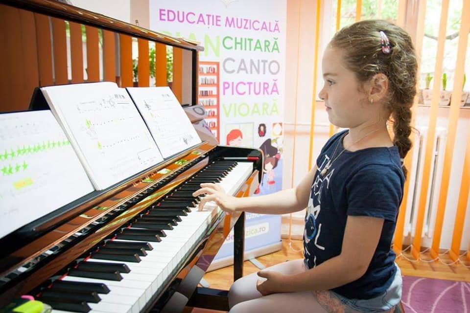 Cursuri de muzică pentru copii la Clubul de Muzică