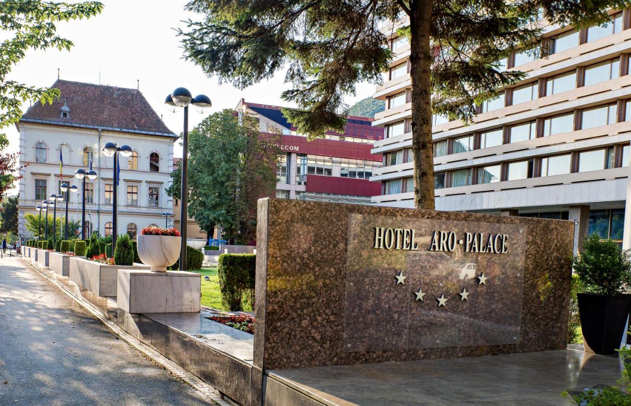 Hotel Aro Palace