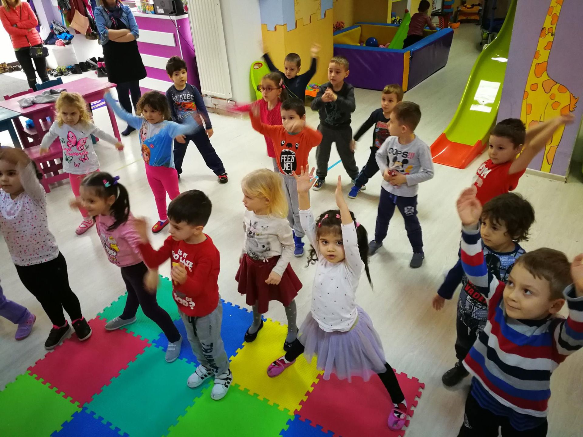 Ateliere de joacă și stimulare pentru copii la Just Fun